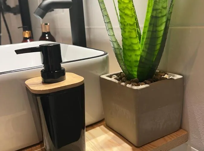 Apartament 11 Listopada 5 *